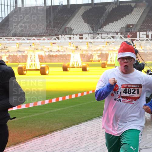 07.12.2025 - St. Pauli X-Mass-Run No. 15 Luisa Fischer http://msf.ph/oto/9386068 07.12.2025 11:38:44 Ziel 3358, 15, 4821, 307, 617, 2395, 2396, 2715, 3000, 3059, 3065, 3066, 3341, 3358, 3762, 3765, 4821, 4822 meine-sportfotos.de