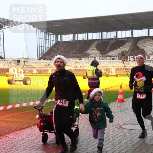 07.12.2025 - St. Pauli X-Mass-Run No. 15 Luisa Fischer http://msf.ph/oto/9386074 07.12.2025 10:19:19 Ziel 243, 721, 243, 264, 269, 721, 1034, 1607, 1671, 2152, 2631, 2925, 3455, 3520, 3724, 3862, 3975, 3976, 4330, 4331, 4436, 4437, 4438, 4473, 4475, 4498, 4521, 4522, 4524, 4540, 4547 meine-sportfotos.de