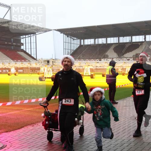 07.12.2025 - St. Pauli X-Mass-Run No. 15 Luisa Fischer http://msf.ph/oto/9386075 07.12.2025 10:19:19 Ziel 243, 721, 243, 264, 269, 721, 1034, 1607, 1671, 2152, 2631, 2925, 3455, 3520, 3724, 3862, 3975, 3976, 4330, 4331, 4436, 4437, 4438, 4473, 4475, 4498, 4521, 4522, 4524, 4540, 4547 meine-sportfotos.de