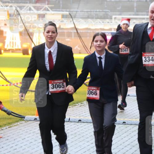 07.12.2025 - St. Pauli X-Mass-Run No. 15 Luisa Fischer http://msf.ph/oto/9386084 07.12.2025 11:38:56 Ziel 3065, 15, 3066, 3367, 3341, 307, 453, 1133, 1318, 1601, 1605, 1606, 2010, 2011, 2099, 2395, 2396, 2715, 2815, 2816, 3065, 3066, 3341, 3365, 3367, 3508, 3762, 3765, 4821, 4822 meine-sportfotos.de
