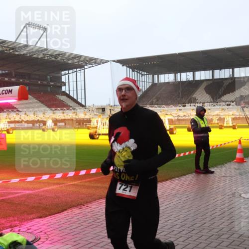 07.12.2025 - St. Pauli X-Mass-Run No. 15 Luisa Fischer http://msf.ph/oto/9386090 07.12.2025 10:19:20 Ziel 721, 243, 264, 269, 721, 1034, 1607, 1671, 2152, 2631, 2925, 3455, 3520, 3724, 3862, 3975, 3976, 4330, 4331, 4436, 4437, 4438, 4473, 4475, 4498, 4521, 4522, 4524, 4540, 4547 meine-sportfotos.de