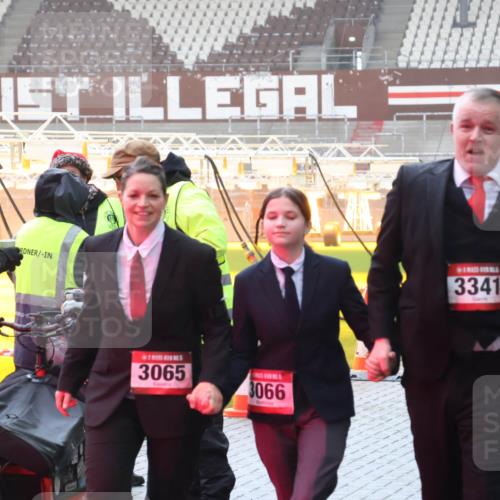 07.12.2025 - St. Pauli X-Mass-Run No. 15 Luisa Fischer http://msf.ph/oto/9386097 07.12.2025 11:38:58 Ziel 3065, 3066, 3341, 3365, 453, 729, 1133, 1318, 1601, 1605, 1606, 2010, 2011, 2099, 2395, 2396, 2715, 2815, 2816, 3065, 3066, 3341, 3365, 3367, 3508, 3762, 3765, 4821, 4822 meine-sportfotos.de