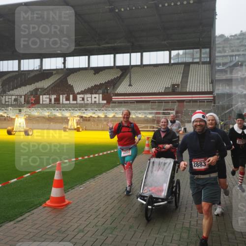 07.12.2025 - St. Pauli X-Mass-Run No. 15 Fabian Wolf http://msf.ph/oto/9386106 07.12.2025 10:15:02 Ziel 308, 762, 1363, 1867, 1869, 1873, 2883, 2891, 3741, 4001, 4004 meine-sportfotos.de