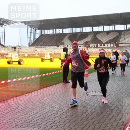 07.12.2025 - St. Pauli X-Mass-Run No. 15 Luisa Fischer http://msf.ph/oto/9386109 07.12.2025 10:19:23 Ziel 4475, 4473, 243, 264, 269, 721, 1034, 1607, 1671, 2152, 2631, 2925, 3455, 3520, 3724, 3862, 3975, 3976, 4330, 4331, 4436, 4437, 4438, 4473, 4475, 4498, 4521, 4522, 4524, 4547 meine-sportfotos.de