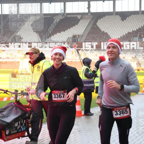 07.12.2025 - St. Pauli X-Mass-Run No. 15 Luisa Fischer http://msf.ph/oto/9386113 07.12.2025 11:39:04 Ziel 15, 3367, 2, 5, 3365, 1606, 453, 729, 1133, 1318, 1601, 1605, 1606, 2010, 2011, 2099, 2395, 2396, 2602, 2715, 2815, 2816, 3065, 3066, 3341, 3365, 3367, 3508, 3762, 3765, 4821, 4822 meine-sportfotos.de