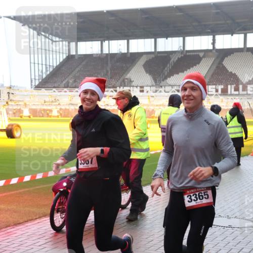 07.12.2025 - St. Pauli X-Mass-Run No. 15 Luisa Fischer http://msf.ph/oto/9386116 07.12.2025 11:39:05 Ziel 3507, 2, 3365, 1606, 453, 729, 1133, 1318, 1601, 1605, 1606, 2010, 2011, 2099, 2395, 2396, 2602, 2715, 2815, 2816, 3065, 3066, 3341, 3365, 3367, 3508, 3762, 3765, 4821, 4822 meine-sportfotos.de