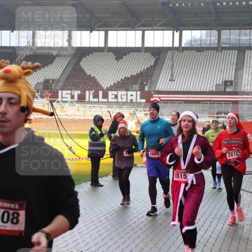 07.12.2025 - St. Pauli X-Mass-Run No. 15 Luisa Fischer http://msf.ph/oto/9386124 07.12.2025 11:39:10 Ziel 5, 31, 3508, 1605, 2815, 2816, 453, 729, 1133, 1318, 1601, 1605, 1606, 1737, 2010, 2011, 2099, 2395, 2396, 2602, 2815, 2816, 3365, 3367, 3508, 4821, 4822 meine-sportfotos.de