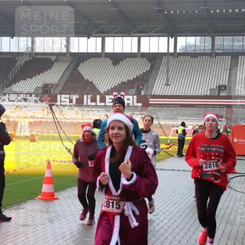 07.12.2025 - St. Pauli X-Mass-Run No. 15 Luisa Fischer http://msf.ph/oto/9386128 07.12.2025 11:39:11 Ziel 2815, 00, 17, 2816, 453, 729, 1133, 1318, 1601, 1605, 1606, 1737, 2010, 2011, 2099, 2395, 2396, 2602, 2815, 2816, 3365, 3367, 3508, 4821, 4822 meine-sportfotos.de