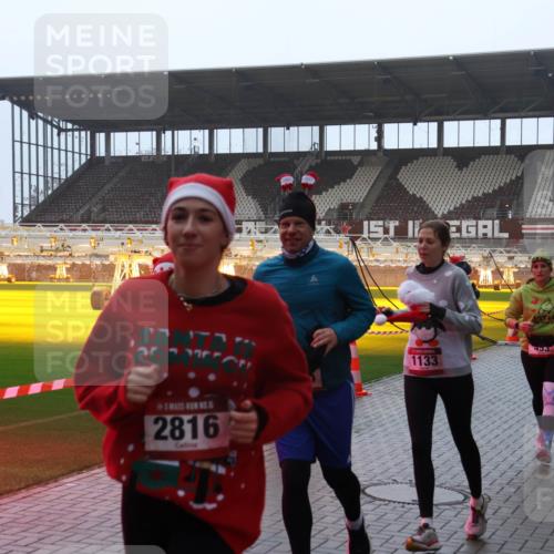 07.12.2025 - St. Pauli X-Mass-Run No. 15 Luisa Fischer http://msf.ph/oto/9386139 07.12.2025 11:39:13 Ziel 17, 171, 2816, 1133, 453, 453, 729, 1133, 1318, 1601, 1605, 1606, 1737, 2010, 2011, 2099, 2602, 2815, 2816, 3357, 3365, 3367, 3508, 4821, 4822 meine-sportfotos.de