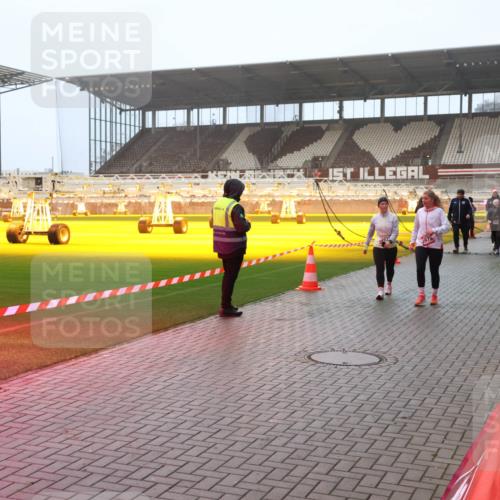 07.12.2025 - St. Pauli X-Mass-Run No. 15 Luisa Fischer http://msf.ph/oto/9386146 07.12.2025 10:19:25 Ziel 243, 264, 269, 721, 1034, 1607, 1671, 2152, 2631, 2925, 3455, 3724, 3862, 3975, 3976, 4330, 4331, 4436, 4437, 4438, 4466, 4473, 4475, 4498, 4521, 4522, 4524, 4547 meine-sportfotos.de