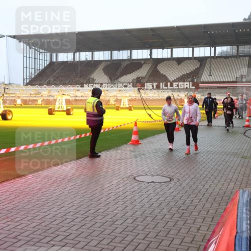 07.12.2025 - St. Pauli X-Mass-Run No. 15 Luisa Fischer http://msf.ph/oto/9386147 07.12.2025 10:19:25 Ziel 3976, 3975, 447, 243, 264, 269, 721, 1034, 1607, 1671, 2152, 2631, 2925, 3455, 3724, 3862, 3975, 3976, 4330, 4331, 4436, 4437, 4438, 4466, 4473, 4475, 4498, 4521, 4522, 4524, 4547 meine-sportfotos.de