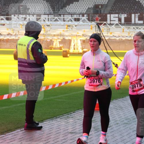 07.12.2025 - St. Pauli X-Mass-Run No. 15 Luisa Fischer http://msf.ph/oto/9386182 07.12.2025 10:19:28 Ziel 3976, 15, 3975, 721, 1034, 1607, 1671, 2152, 2631, 2925, 3455, 3695, 3724, 3862, 3975, 3976, 4115, 4330, 4331, 4436, 4437, 4438, 4466, 4473, 4475, 4498, 4521, 4522, 4524, 4547 meine-sportfotos.de