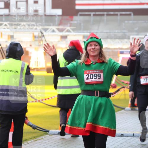 07.12.2025 - St. Pauli X-Mass-Run No. 15 Luisa Fischer http://msf.ph/oto/9386187 07.12.2025 11:39:31 Ziel 15, 2099, 729, 453, 729, 1133, 1318, 1601, 1605, 1606, 1737, 2010, 2011, 2057, 2099, 2225, 2226, 2602, 2815, 2816, 2978, 3357, 3365, 3367, 3508 meine-sportfotos.de