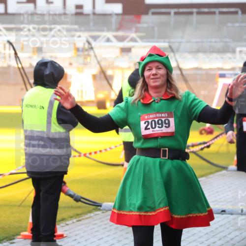 07.12.2025 - St. Pauli X-Mass-Run No. 15 Luisa Fischer http://msf.ph/oto/9386190 07.12.2025 11:39:32 Ziel 15, 2099, 729, 453, 729, 1133, 1318, 1601, 1605, 1606, 1737, 2010, 2011, 2057, 2099, 2225, 2226, 2602, 2815, 2816, 2978, 3357, 3365, 3367, 3508 meine-sportfotos.de