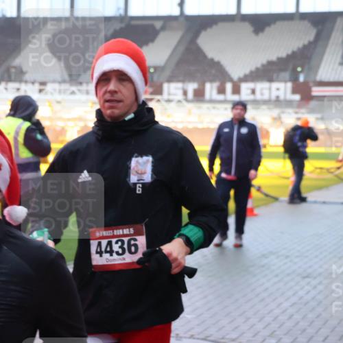 07.12.2025 - St. Pauli X-Mass-Run No. 15 Luisa Fischer http://msf.ph/oto/9386208 07.12.2025 10:19:32 Ziel 4436, 6, 721, 1034, 2152, 2925, 3011, 3013, 3455, 3695, 3724, 3862, 3975, 3976, 4115, 4330, 4331, 4436, 4437, 4438, 4466, 4473, 4475, 4498, 4521, 4522, 4524, 4547 meine-sportfotos.de