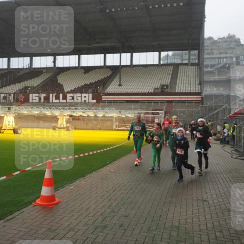 07.12.2025 - St. Pauli X-Mass-Run No. 15 Fabian Wolf http://msf.ph/oto/9386211 07.12.2025 10:15:16 Ziel 308, 431, 436, 438, 1180, 1183, 1885, 2666, 2667, 2668, 2883, 3103, 3741, 4536 meine-sportfotos.de