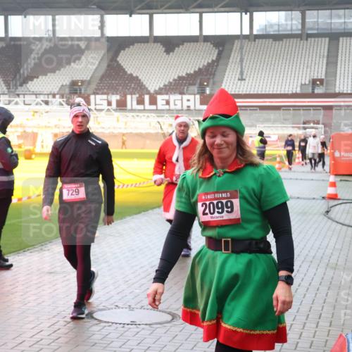 07.12.2025 - St. Pauli X-Mass-Run No. 15 Luisa Fischer http://msf.ph/oto/9386239 07.12.2025 11:39:40 Ziel 729, 15, 2099, 453, 729, 1737, 2010, 2011, 2057, 2225, 2226, 2602, 2978, 3357, 3593 meine-sportfotos.de