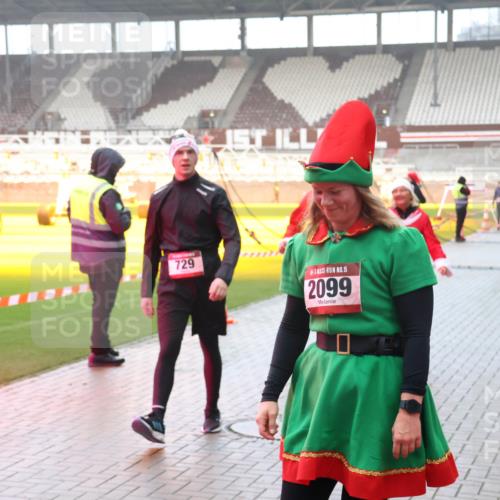 07.12.2025 - St. Pauli X-Mass-Run No. 15 Luisa Fischer http://msf.ph/oto/9386242 07.12.2025 11:39:41 Ziel 729, 15, 2099, 729, 1737, 2010, 2011, 2057, 2225, 2226, 2602, 2978, 3357, 3593 meine-sportfotos.de
