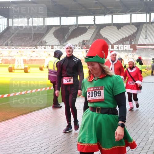 07.12.2025 - St. Pauli X-Mass-Run No. 15 Luisa Fischer http://msf.ph/oto/9386243 07.12.2025 11:39:41 Ziel 729, 15, 2099, 2225, 729, 1737, 2010, 2011, 2057, 2225, 2226, 2602, 2978, 3357, 3593 meine-sportfotos.de