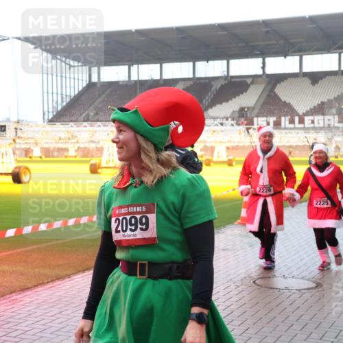 07.12.2025 - St. Pauli X-Mass-Run No. 15 Luisa Fischer http://msf.ph/oto/9386247 07.12.2025 11:39:42 Ziel 15, 2099, 2226, 2225, 729, 1737, 2057, 2225, 2226, 2602, 2978, 3357, 3593 meine-sportfotos.de