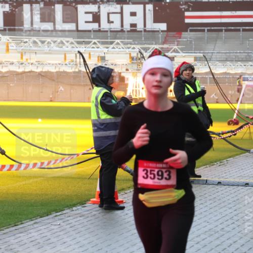 07.12.2025 - St. Pauli X-Mass-Run No. 15 Luisa Fischer http://msf.ph/oto/9386256 07.12.2025 11:39:52 Ziel 3593, 3357, 12, 533, 1737, 2057, 2225, 2226, 2602, 2978, 3357, 3362, 3593 meine-sportfotos.de