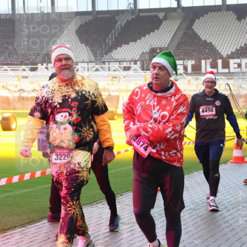07.12.2025 - St. Pauli X-Mass-Run No. 15 Luisa Fischer http://msf.ph/oto/9386265 07.12.2025 10:19:47 Ziel 15, 3229, 15, 3874, 4498, 3608, 369, 3606, 658, 661, 2750, 3011, 3013, 3455, 3695, 3724, 3975, 3976, 4038, 4074, 4115, 4330, 4331, 4436, 4437, 4438, 4466, 4473, 4475, 4498 meine-sportfotos.de