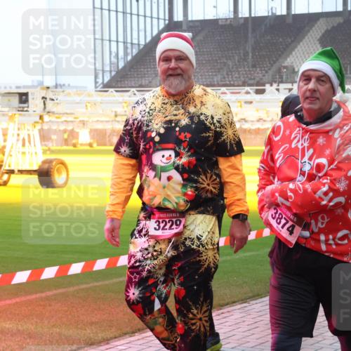 07.12.2025 - St. Pauli X-Mass-Run No. 15 Luisa Fischer http://msf.ph/oto/9386270 07.12.2025 10:19:48 Ziel 15, 3229, 15, 3874, 658, 661, 2750, 3011, 3013, 3455, 3695, 3724, 3975, 3976, 4038, 4074, 4115, 4330, 4331, 4436, 4437, 4438, 4466, 4473, 4475, 4498 meine-sportfotos.de