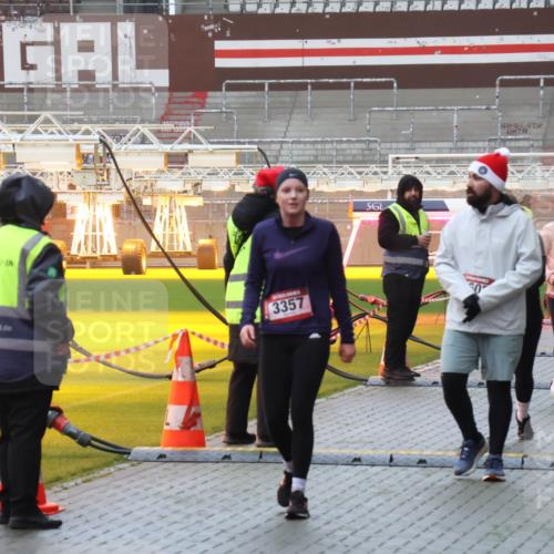 07.12.2025 - St. Pauli X-Mass-Run No. 15 Luisa Fischer http://msf.ph/oto/9386277 07.12.2025 11:39:56 Ziel 1249, 3357, 12, 533, 12, 533, 2057, 2225, 2226, 2978, 3357, 3362, 3593 meine-sportfotos.de