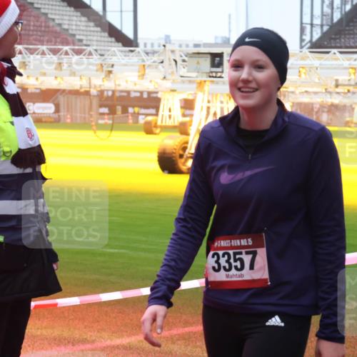 07.12.2025 - St. Pauli X-Mass-Run No. 15 Luisa Fischer http://msf.ph/oto/9386285 07.12.2025 11:40:06 Ziel 6814, 15, 3357, 12, 533, 1838, 1843, 2031, 2057, 2561, 2978, 3362, 3593 meine-sportfotos.de