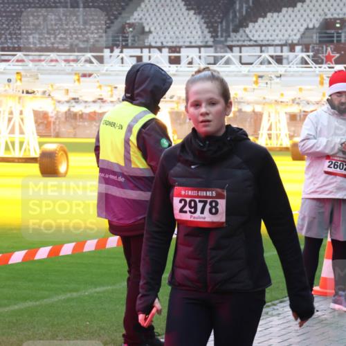 07.12.2025 - St. Pauli X-Mass-Run No. 15 Luisa Fischer http://msf.ph/oto/9386296 07.12.2025 11:40:09 Ziel 15, 2978, 151, 2602, 12, 533, 1168, 1169, 1838, 1843, 2031, 2057, 2561, 2978, 3362, 3593 meine-sportfotos.de