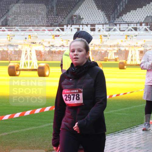 07.12.2025 - St. Pauli X-Mass-Run No. 15 Luisa Fischer http://msf.ph/oto/9386297 07.12.2025 11:40:09 Ziel 15, 2978, 2602, 12, 533, 1168, 1169, 1838, 1843, 2031, 2057, 2561, 2978, 3362, 3593 meine-sportfotos.de