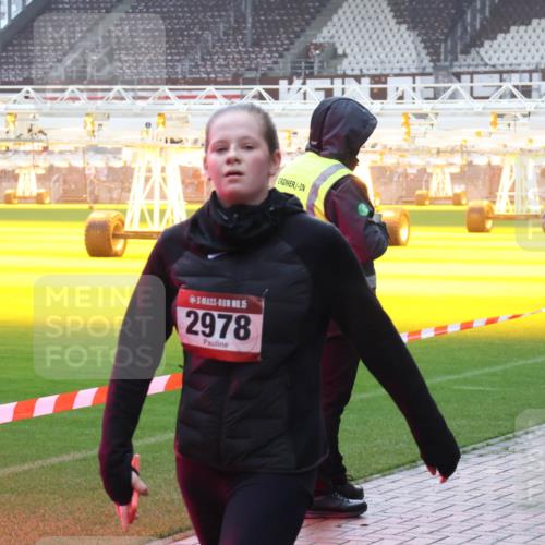 07.12.2025 - St. Pauli X-Mass-Run No. 15 Luisa Fischer http://msf.ph/oto/9386298 07.12.2025 11:40:10 Ziel 15, 2978, 2602, 12, 533, 1168, 1169, 1838, 1843, 2031, 2057, 2561, 2978, 3362, 3593 meine-sportfotos.de