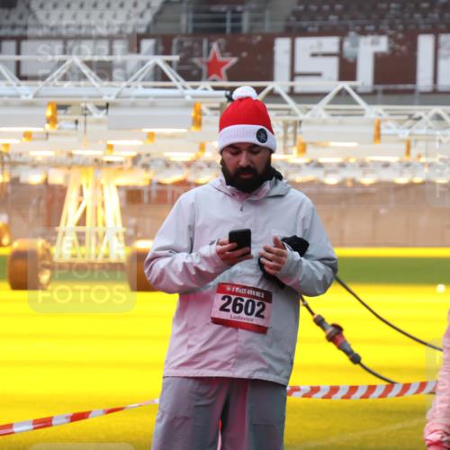 07.12.2025 - St. Pauli X-Mass-Run No. 15 Luisa Fischer http://msf.ph/oto/9386300 07.12.2025 11:40:11 Ziel 5, 2602, 12, 533, 1168, 1169, 1838, 1843, 2031, 2057, 2561, 2978, 3362, 3593 meine-sportfotos.de