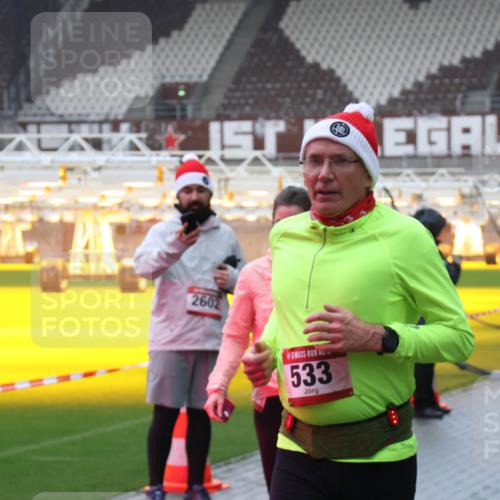 07.12.2025 - St. Pauli X-Mass-Run No. 15 Luisa Fischer http://msf.ph/oto/9386308 07.12.2025 11:40:11 Ziel 2602, 533, 12, 533, 1168, 1169, 1838, 1843, 2031, 2057, 2561, 2978, 3362, 3593 meine-sportfotos.de