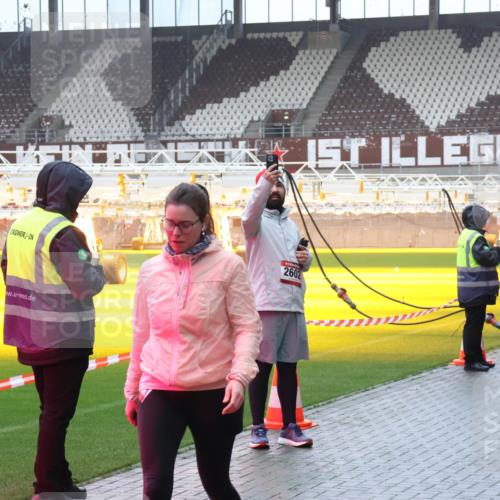 07.12.2025 - St. Pauli X-Mass-Run No. 15 Luisa Fischer http://msf.ph/oto/9386317 07.12.2025 11:40:13 Ziel 2602, 1843, 12, 533, 1168, 1169, 1533, 1838, 1843, 2031, 2057, 2561, 3362, 3593 meine-sportfotos.de