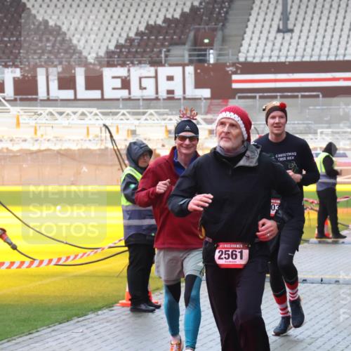 07.12.2025 - St. Pauli X-Mass-Run No. 15 Luisa Fischer http://msf.ph/oto/9386321 07.12.2025 11:40:14 Ziel 1, 2602, 15, 2561, 03, 5, 1838, 12, 533, 1168, 1169, 1533, 1838, 1843, 2031, 2057, 2561, 3362, 3593 meine-sportfotos.de