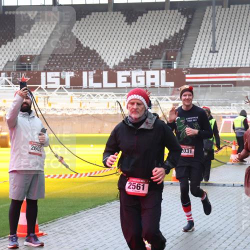 07.12.2025 - St. Pauli X-Mass-Run No. 15 Luisa Fischer http://msf.ph/oto/9386325 07.12.2025 11:40:14 Ziel 2602, 15, 2561, 2031, 5, 1838, 12, 533, 1168, 1169, 1533, 1838, 1843, 2031, 2057, 2561, 3362, 3593 meine-sportfotos.de