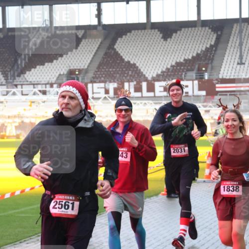 07.12.2025 - St. Pauli X-Mass-Run No. 15 Luisa Fischer http://msf.ph/oto/9386329 07.12.2025 11:40:15 Ziel 15, 2561, 43, 2031, 15, 1838, 12, 533, 1168, 1169, 1533, 1838, 1843, 2031, 2057, 2561, 3362, 3593 meine-sportfotos.de