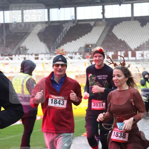 07.12.2025 - St. Pauli X-Mass-Run No. 15 Luisa Fischer http://msf.ph/oto/9386333 07.12.2025 11:40:16 Ziel 15, 1843, 2031, 1838, 12, 533, 1168, 1169, 1533, 1838, 1843, 2031, 2057, 2561, 3362, 3593 meine-sportfotos.de