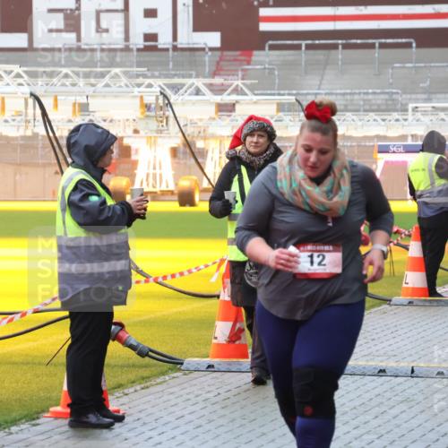 07.12.2025 - St. Pauli X-Mass-Run No. 15 Luisa Fischer http://msf.ph/oto/9386343 07.12.2025 11:40:19 Ziel 12, 32, 12, 533, 1168, 1169, 1533, 1838, 1843, 2031, 2561, 3362, 3593 meine-sportfotos.de