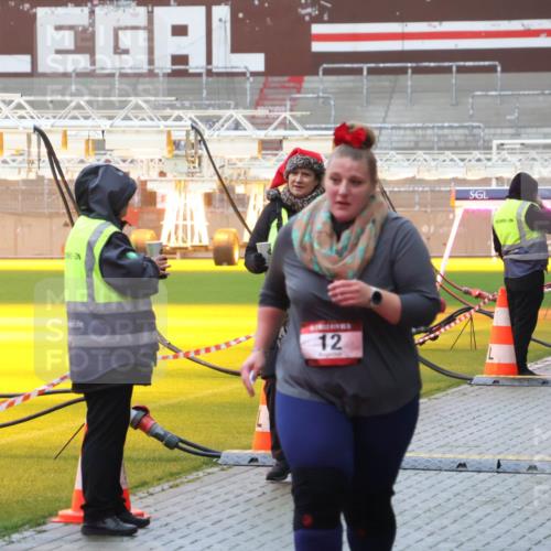 07.12.2025 - St. Pauli X-Mass-Run No. 15 Luisa Fischer http://msf.ph/oto/9386344 07.12.2025 11:40:19 Ziel 12, 3362, 12, 533, 1168, 1169, 1533, 1838, 1843, 2031, 2561, 3362, 3593 meine-sportfotos.de