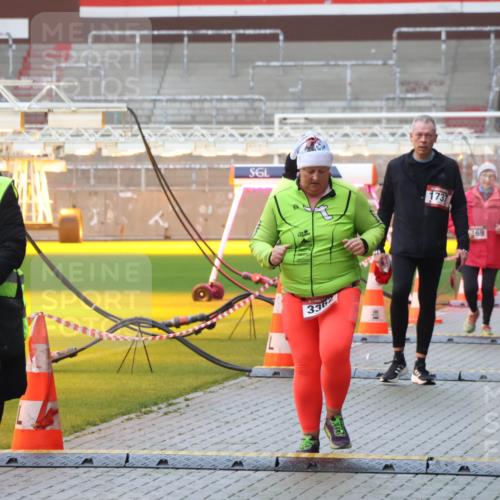 07.12.2025 - St. Pauli X-Mass-Run No. 15 Luisa Fischer http://msf.ph/oto/9386356 07.12.2025 11:40:23 Ziel 1737, 169, 1168, 12, 533, 1168, 1169, 1533, 1838, 1843, 2031, 2561, 3362, 3593 meine-sportfotos.de