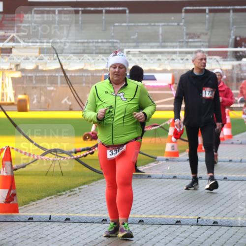 07.12.2025 - St. Pauli X-Mass-Run No. 15 Luisa Fischer http://msf.ph/oto/9386367 07.12.2025 11:40:25 Ziel 3362, 1173, 1166, 12, 533, 1168, 1169, 1533, 1838, 1843, 2031, 2561, 3362 meine-sportfotos.de