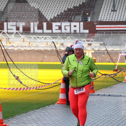 07.12.2025 - St. Pauli X-Mass-Run No. 15 Luisa Fischer http://msf.ph/oto/9386383 07.12.2025 11:40:30 Ziel 1, 3362, 1737, 12, 533, 1168, 1169, 1533, 1838, 1843, 2031, 2561, 3362 meine-sportfotos.de