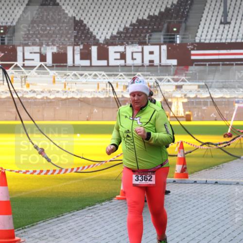 07.12.2025 - St. Pauli X-Mass-Run No. 15 Luisa Fischer http://msf.ph/oto/9386385 07.12.2025 11:40:30 Ziel 3362, 173, 12, 533, 1168, 1169, 1533, 1838, 1843, 2031, 2561, 3362 meine-sportfotos.de