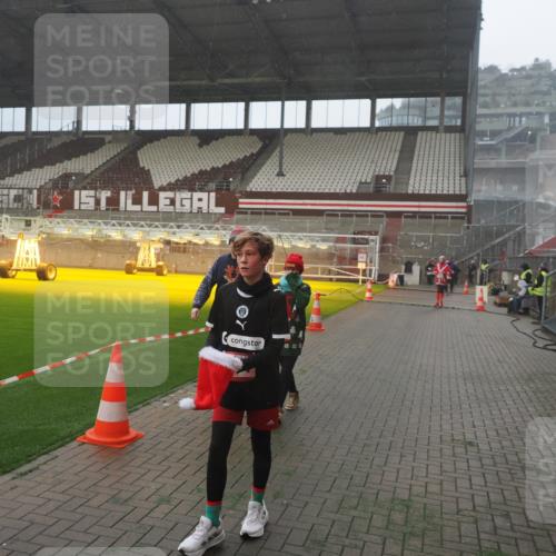 07.12.2025 - St. Pauli X-Mass-Run No. 15 Fabian Wolf http://msf.ph/oto/9386391 07.12.2025 10:15:29 Ziel 431, 436, 438, 1180, 1183, 1885, 3053, 3103, 4494, 4536 meine-sportfotos.de