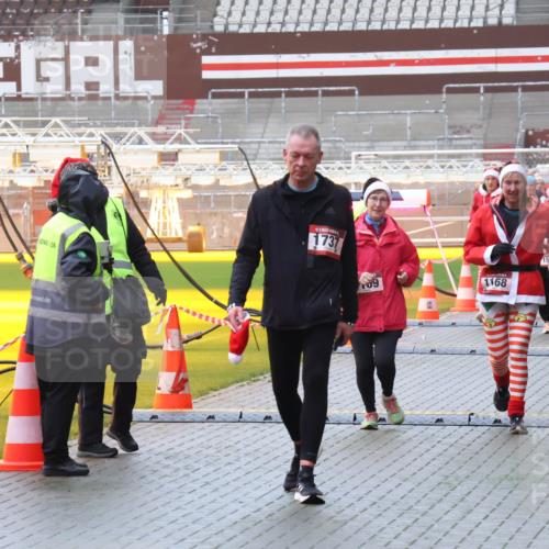 07.12.2025 - St. Pauli X-Mass-Run No. 15 Luisa Fischer http://msf.ph/oto/9386398 07.12.2025 11:40:34 Ziel 1737, 109, 1168, 533, 1168, 1169, 1533, 1756, 1838, 1843, 2031, 2144, 2561, 2713, 3362, 3554, 3824, 3825 meine-sportfotos.de