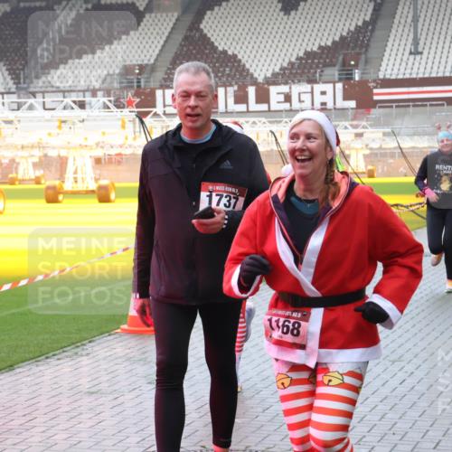 07.12.2025 - St. Pauli X-Mass-Run No. 15 Luisa Fischer http://msf.ph/oto/9386428 07.12.2025 11:40:41 Ziel 1737, 15, 1168, 1168, 1169, 1533, 1756, 1838, 1843, 2031, 2144, 2561, 2713, 3554, 3824, 3825, 3850 meine-sportfotos.de