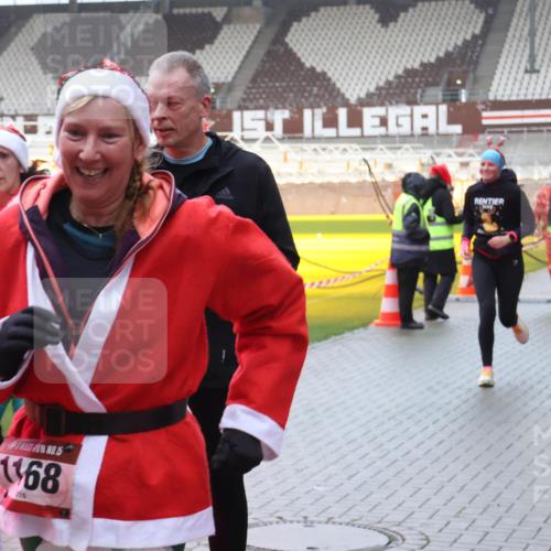 07.12.2025 - St. Pauli X-Mass-Run No. 15 Luisa Fischer http://msf.ph/oto/9386432 07.12.2025 11:40:42 Ziel 5, 168, 1, 1168, 1169, 1533, 1756, 1838, 1843, 2031, 2144, 2416, 2417, 2561, 2713, 3554, 3824, 3825, 3850 meine-sportfotos.de