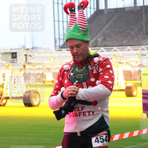 07.12.2025 - St. Pauli X-Mass-Run No. 15 Luisa Fischer http://msf.ph/oto/9386438 07.12.2025 10:20:07 Ziel 4541, 658, 661, 2750, 3011, 3013, 3695, 3893, 4038, 4074, 4115, 4466 meine-sportfotos.de